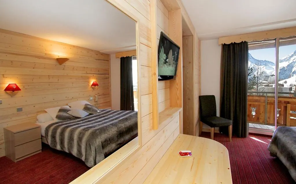 Hotel Adret Les Deux Alpes 3*,